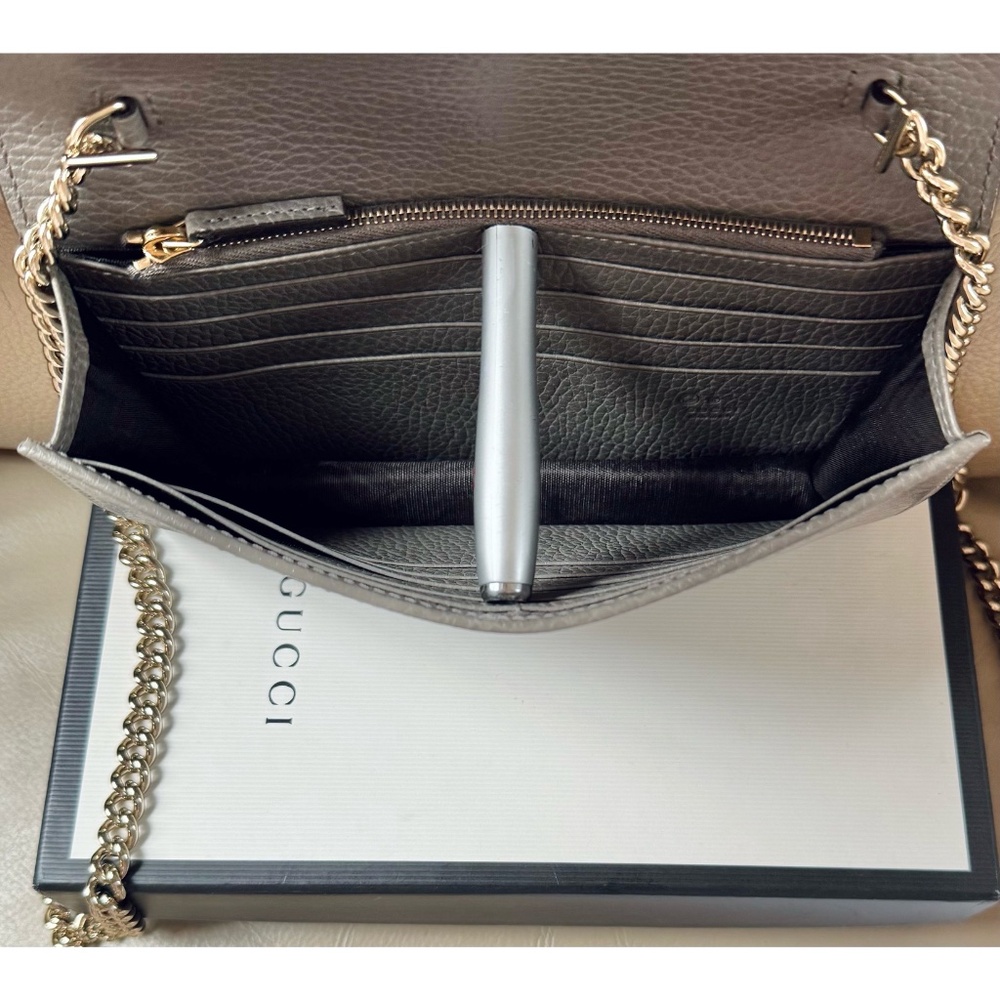 Authentic Gucci Interlocking Dollar Gray Leather Chain Crossbody Clutch Bag - Picture 8 of 12